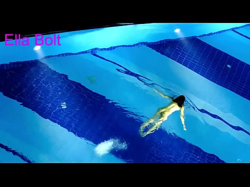 ❤️ මට නැරඹීම නැවැත්විය නොහැක, තරුණ රන්වන්තිය ELLA BOLT නිවාඩු නිකේතනයේ තටාකයේ නිරුවතින් පිහිනීමට හසු විය ️ Sex video si.special-grasser.ru ️❤